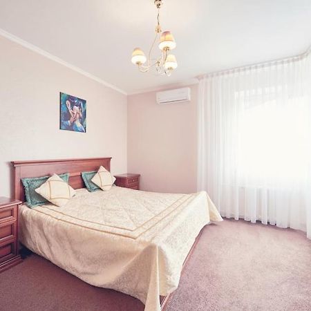 Роскошная 3К Квартира 170М2 На Оболонской Набережной Kiew Exterior foto
