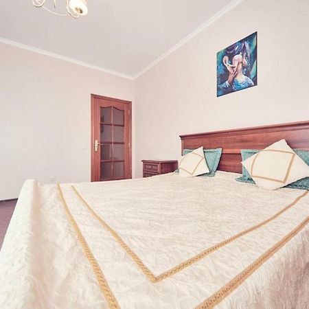 Роскошная 3К Квартира 170М2 На Оболонской Набережной Kiew Exterior foto