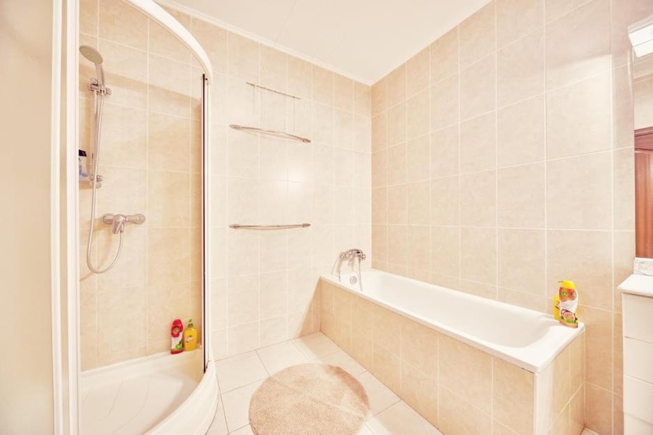 Роскошная 3К Квартира 170М2 На Оболонской Набережной Kiew Exterior foto