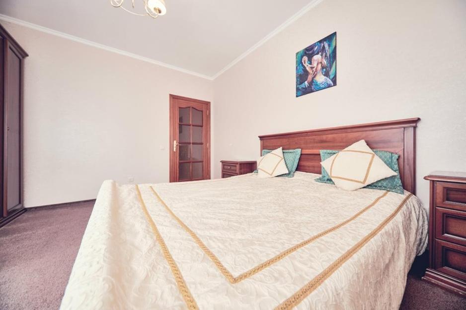 Роскошная 3К Квартира 170М2 На Оболонской Набережной Kiew Exterior foto